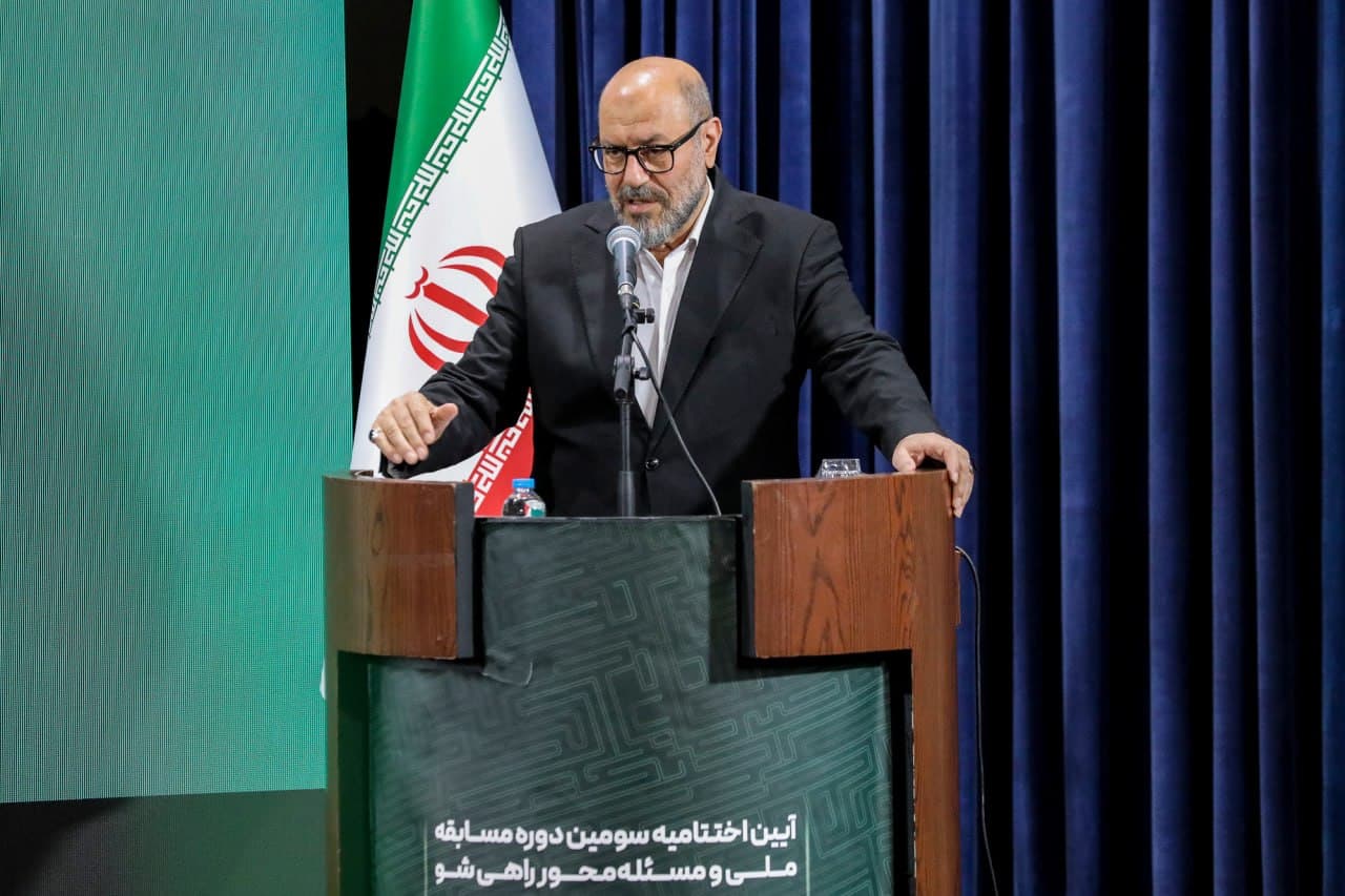 دهقان: ۲۷۰ طرح دانشجویی به قرارداد با شرکت‌های بنیاد مستضعفان رسید