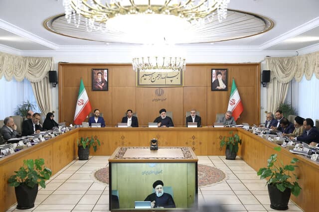 تعیین تکلیف زوج‌های در انتظار وام ازدواج از سوی بانک مرکزی تسریع شود