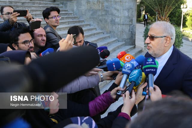 وزیر نفت: پالایشگاه‌ جمع‌آوری گازهای میادین نفتی غرب کشور افتتاح می‌شود