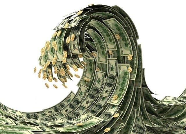 موج هیجانی قیمت دلار فروکش کرد/ احتمال کاهش بیشتر قیمت‌ در بازار