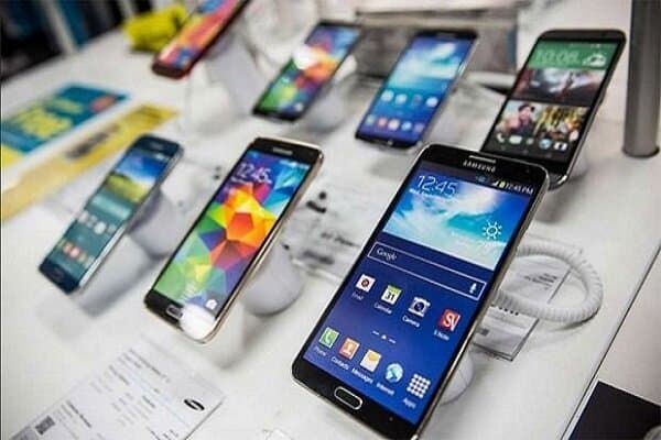 واردات ۵۰۰ هزار گوشی تلفن همراه در یک ماه