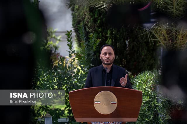 سخنگوی دولت اعلام کرد: امکان واردات خودروی مدل ۲۰۱۹ به بالا برای همه ایرانیان