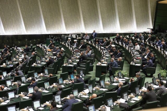 مصوبه کمیسیون تلفیق برای واردات خودرو توسط جانبازان بالای۵۰ درصد
