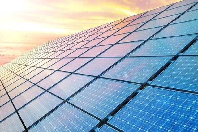 کدام صنایع آمریکا بیشترین دستمزد را می‌پردازند؟