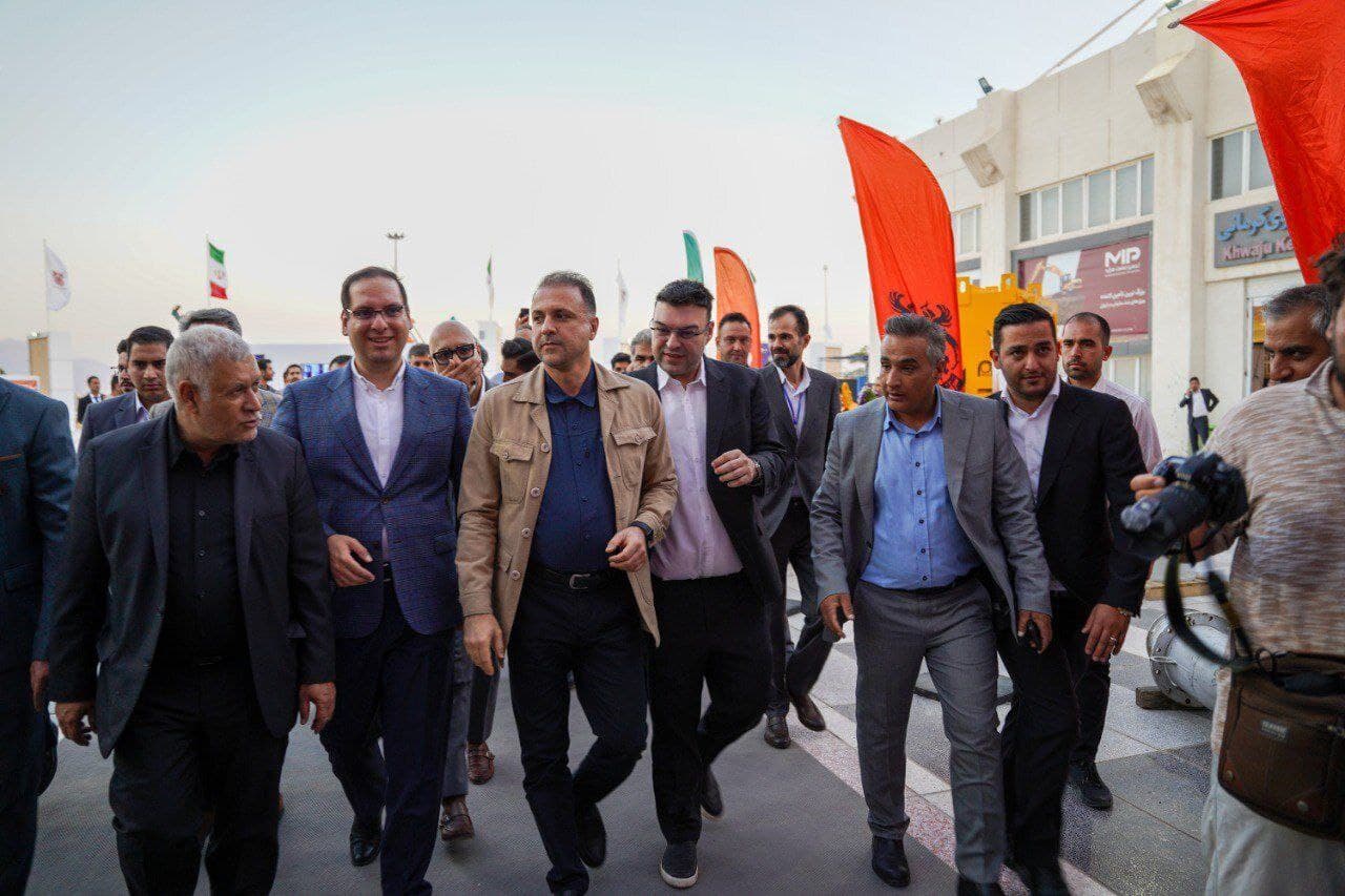 حمایت از صنعتگران داخلی از مهم‌ترین وظایف ماست
