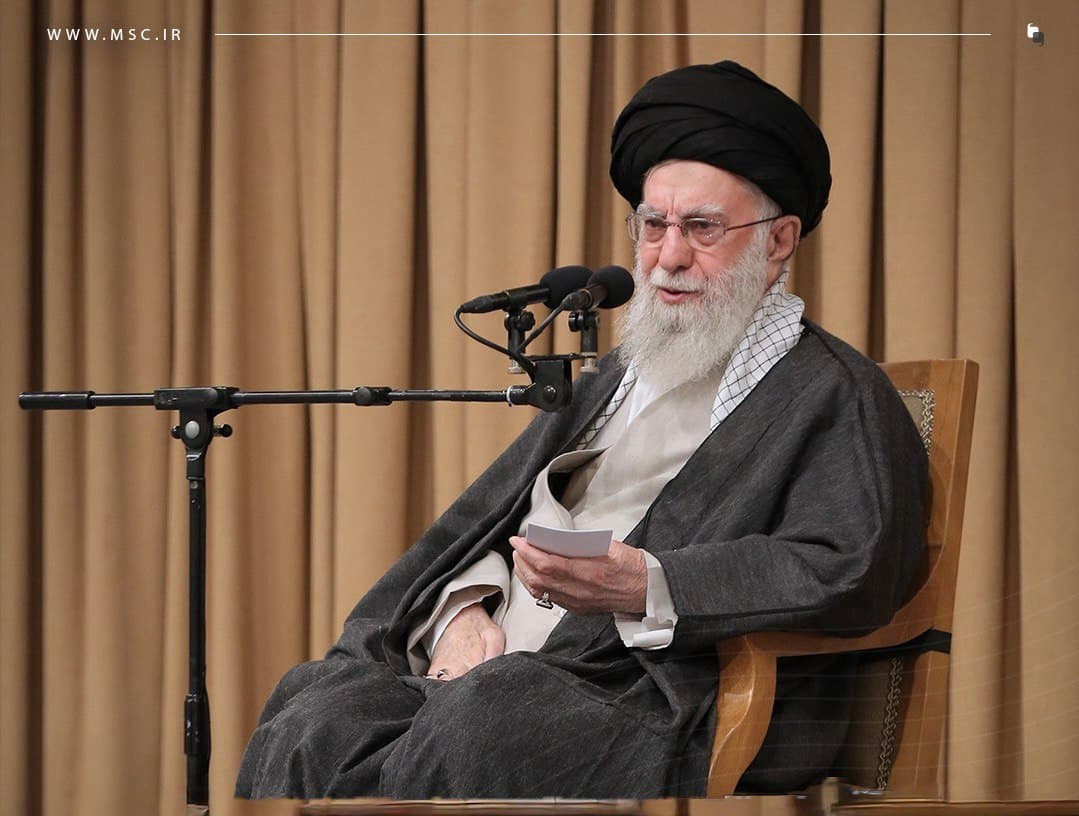 رهبر معظم انقلاب اسلامی در دیدار رییس جمهور و اعضای هیات دولت با ایشان تولید کلید پیشرفت اقتصادی ایران است/ برق واحدهای تولید را نباید قطع کرد