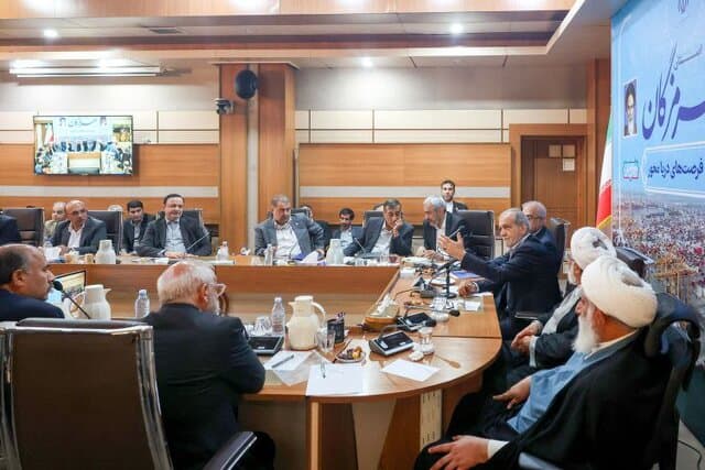 پزشکیان: اختیار را باید به همان منطقه‌ای سپرد که موضوع مربوط به آن است