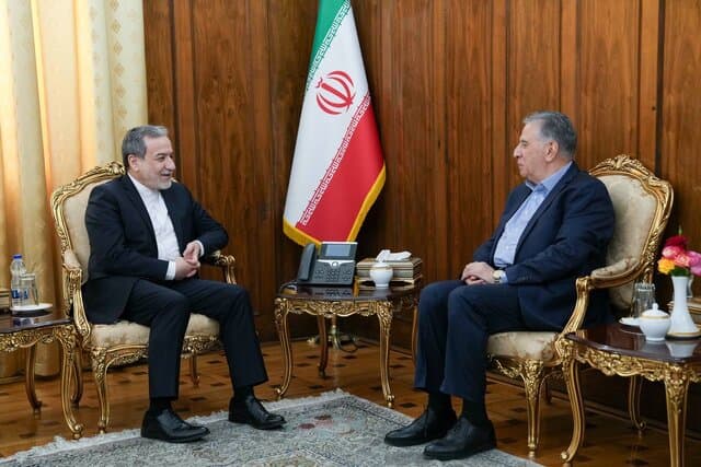 عراقچی: وظیفه وزارت خارجه فراهم‌سازی زمینه تعامل سازنده فعالان اقتصادی با طرف‌های خارجی است
