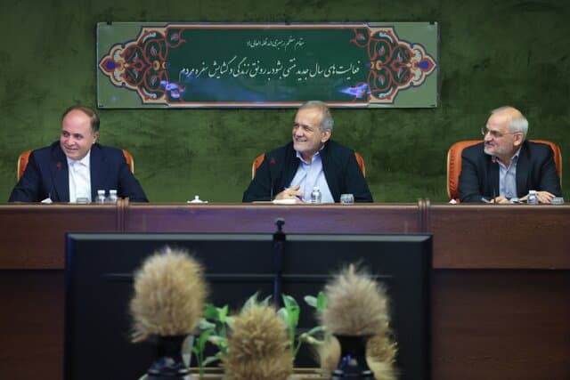 پزشکیان در وزارت جهاد کشاورزی: مسیر خدمت‌رسانی بدون وقفه ادامه دارد