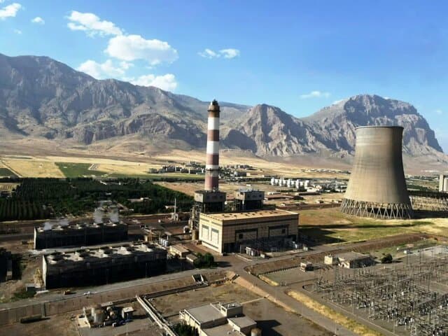 جهادگران نیروگاه‌ها با تمام توان برای رفاه مردم در تلاشند