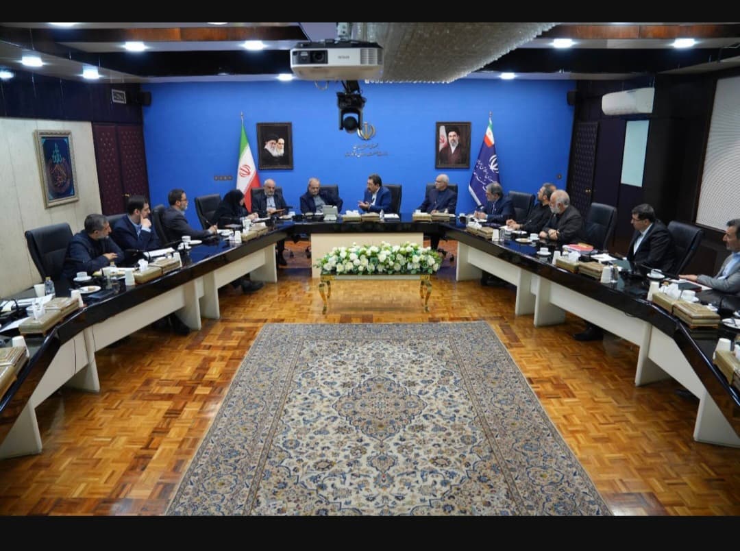 وزیر صمت خواستار پیگیری و تسریع بانک مرکزی در پرداخت تسهیلات بسته حمایتی ۷۰۰ همتی دولت به واحدهای تولیدی و صنعتی شد
