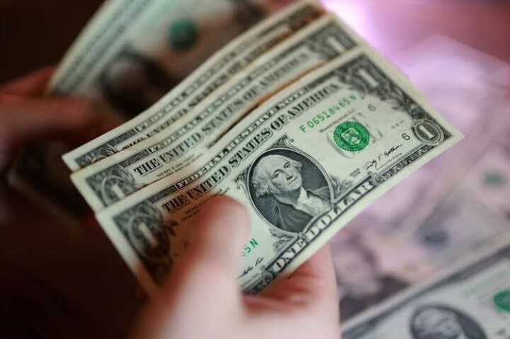 ثروتمندترین سرمایه‌گذاران در حال خارج کردن پول از آمریکا هستند