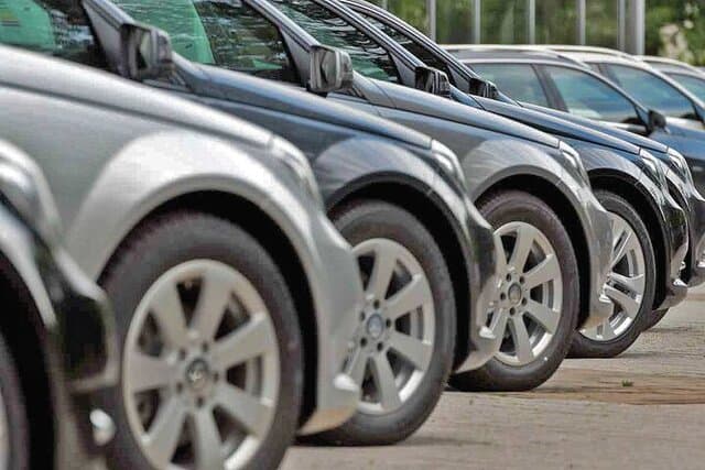 کدام خودروها مشمول مالیات می‌شوند و چقدر باید بپردازند؟