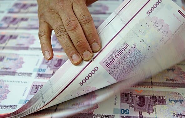 ایستادگی بانک مرکزی برابر تقاضای ۳۶۲ همتی بانک‌ها