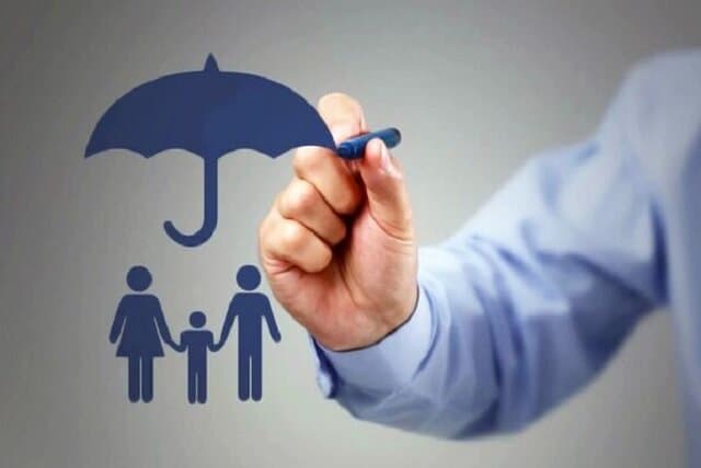 استقرار واحدهای ارزیابی خسارت بیمه در مسیرهای منتهی به مراسم تشییع رهبر شهید