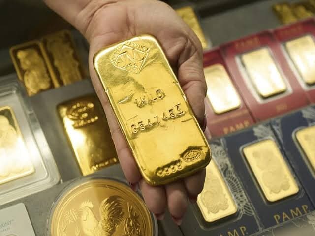 طلای جهانی بالای ۴۰۰۰ دلار ایستاد
