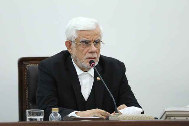 عارف: تمام بدهی کالابرگ به فروشگاه‌ها پرداخت شد