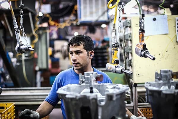 حق بیمه کارگران را نمی‌توان با یک فرمول جدید کم‌ارزش کرد