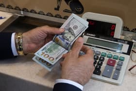 برخورد با ۱۱ رئیس شعبه متخلف در بازار ارز و طلا/ جریمه ۱۰ مؤسسه اعتباری