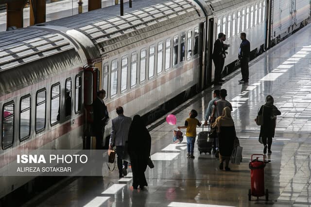آغاز فروش بلیت قطارهای مسافری آذرماه از امروز