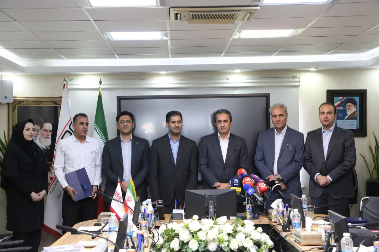 آقاجانلو: اثر توسعه ورزش کارگری در رشد تولید، بهره وری و سودآوری شرکت های معدنی / ورزشکاران منتخب ایمیدرو؛ سفیران توسعه ورزش واحد صنعتی خود هستند/ قدردانی رئیس فدراسیون ورزش کارگری از حمایت های ایمیدرو