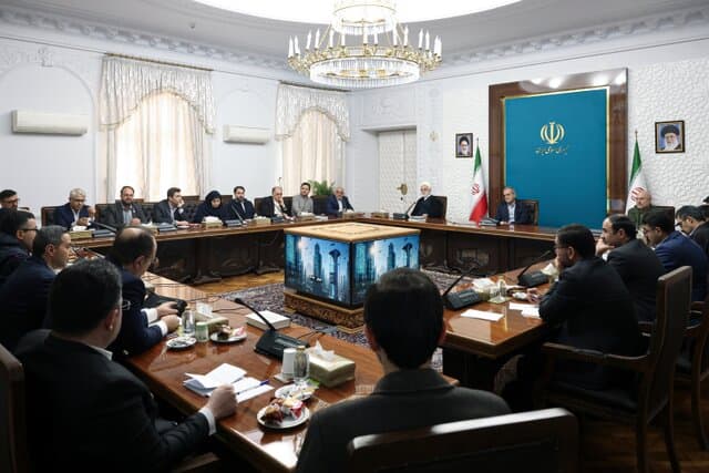 نشست فعالان اقتصاد دیجیتال با سران قوای سهگانه