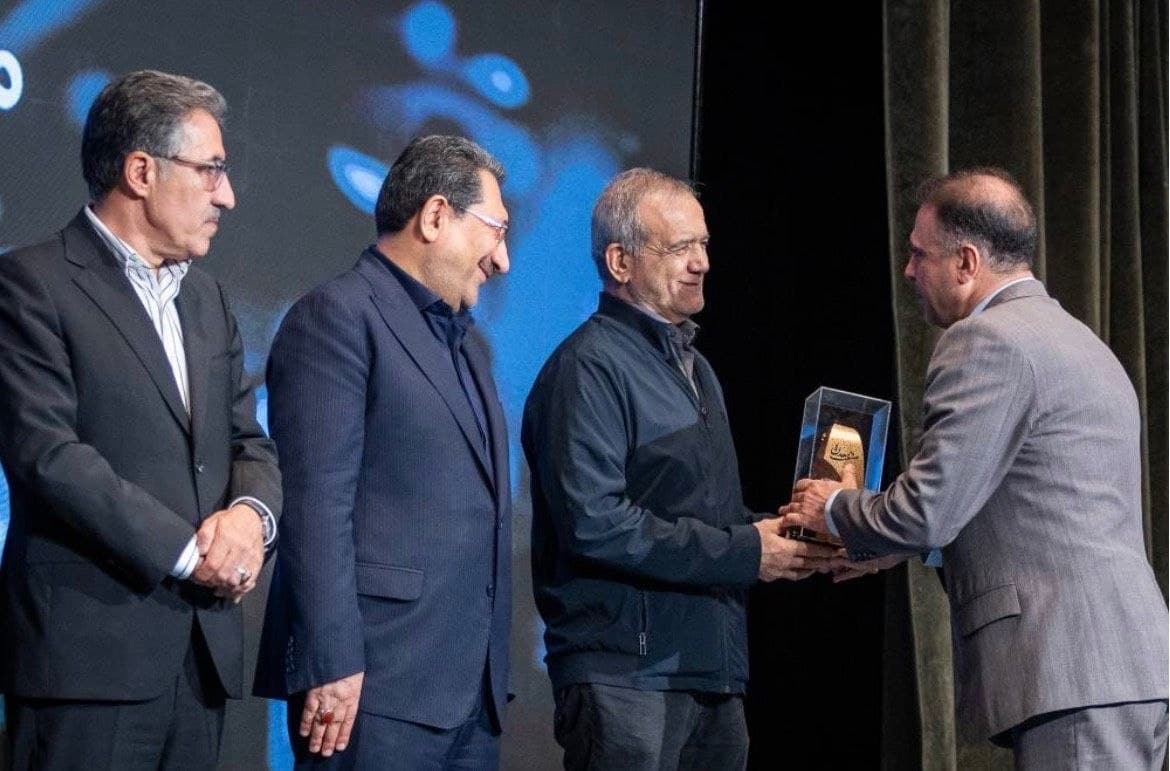تقدیر رئیسجمهور از مدیرعامل شرکت ملی صنایع مس ایران