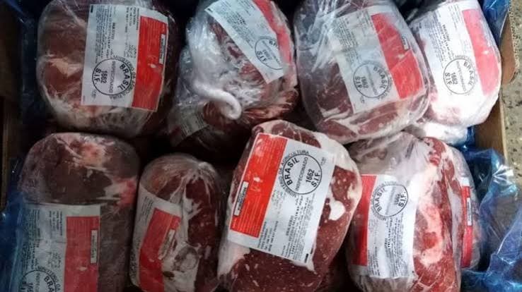 چرا گوشت وارداتی با اختلاف قیمت به دست مردم میرسد؟