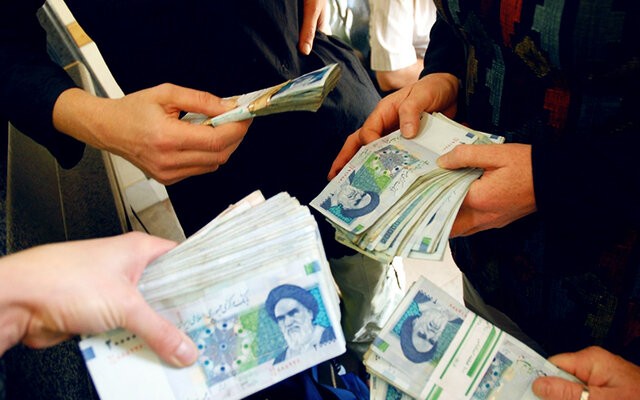 دیگر فقط سرِ کار بودن کافی نیست/ عملکرد ملاک دریافتی کارمندان می‌شود